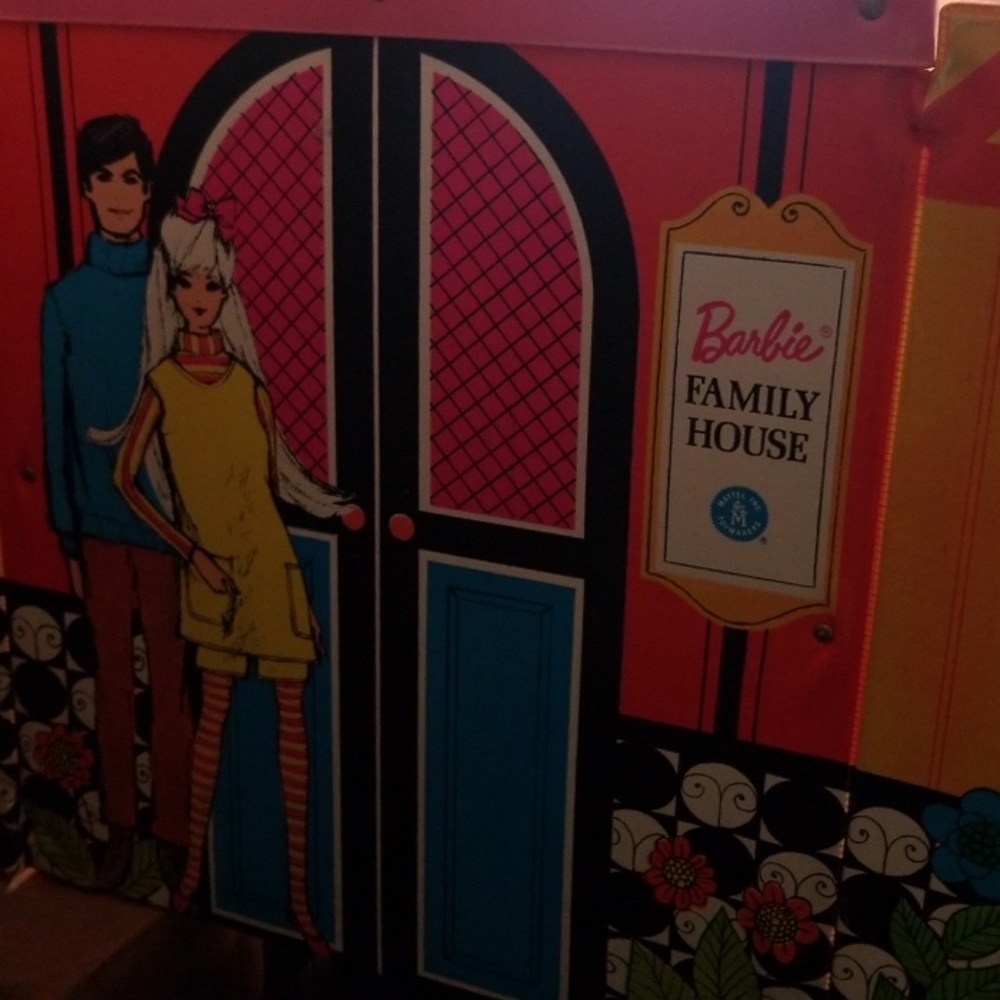 COPY - 1968 BARBIE FOLDING FAMILY HOME
